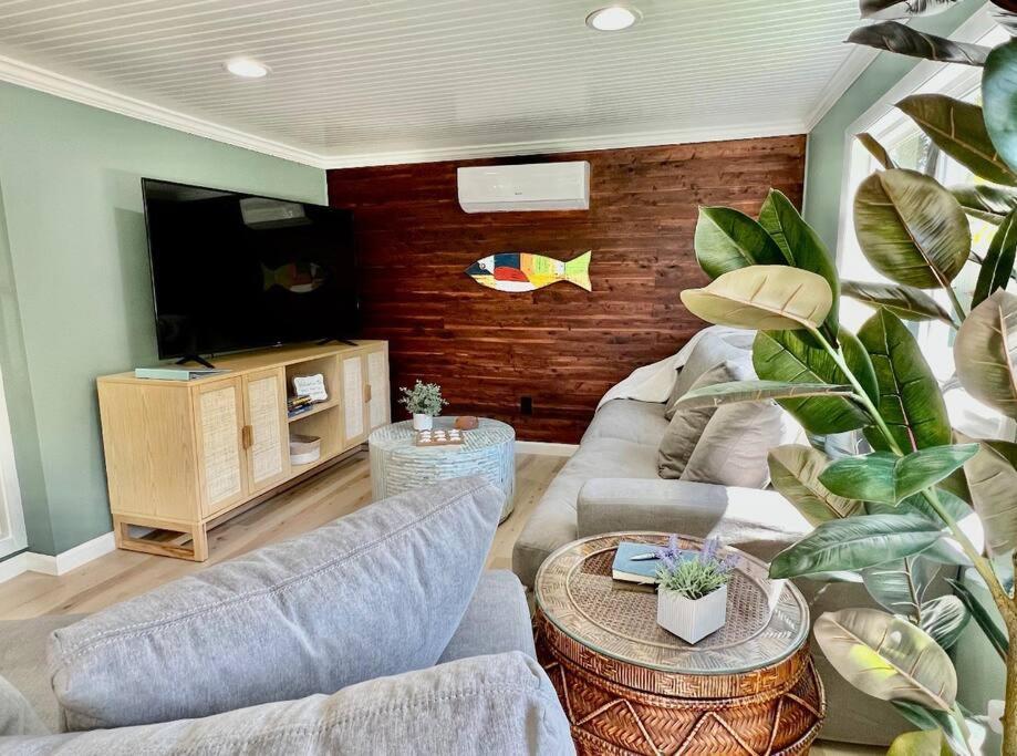Sea La Vie - Beach Town Charm+Newly Renovated Cocoa Beach Εξωτερικό φωτογραφία